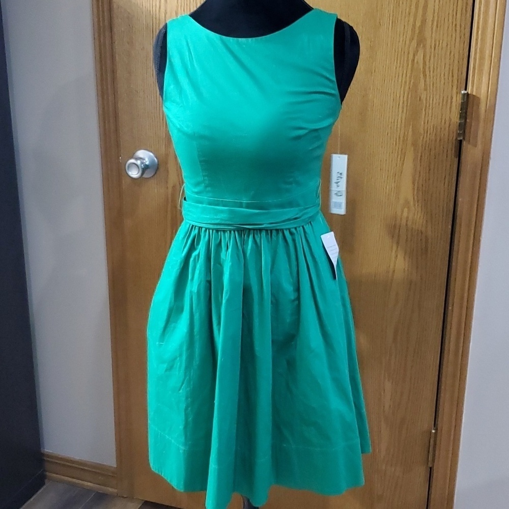 Eliza j emerald green nwt sleeveless dress